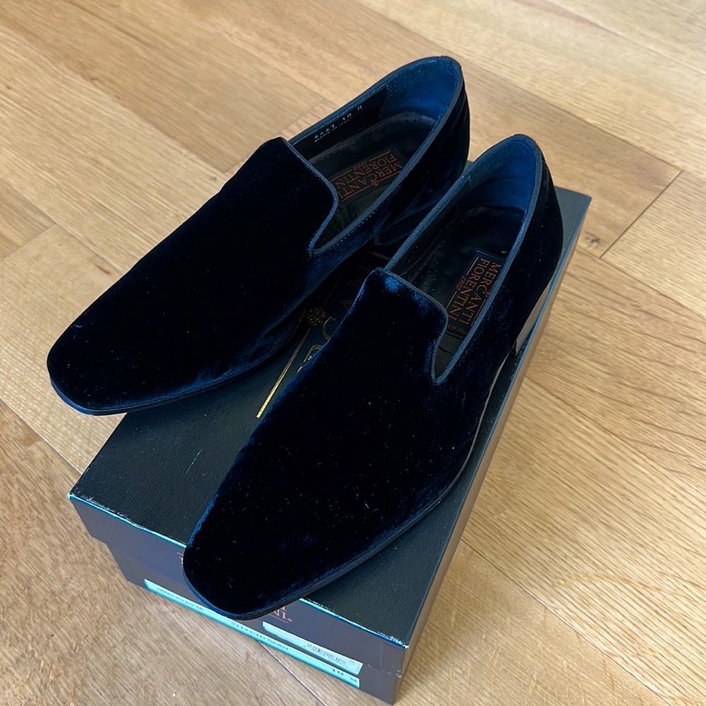 Men’s back velvet dress shoes size 10